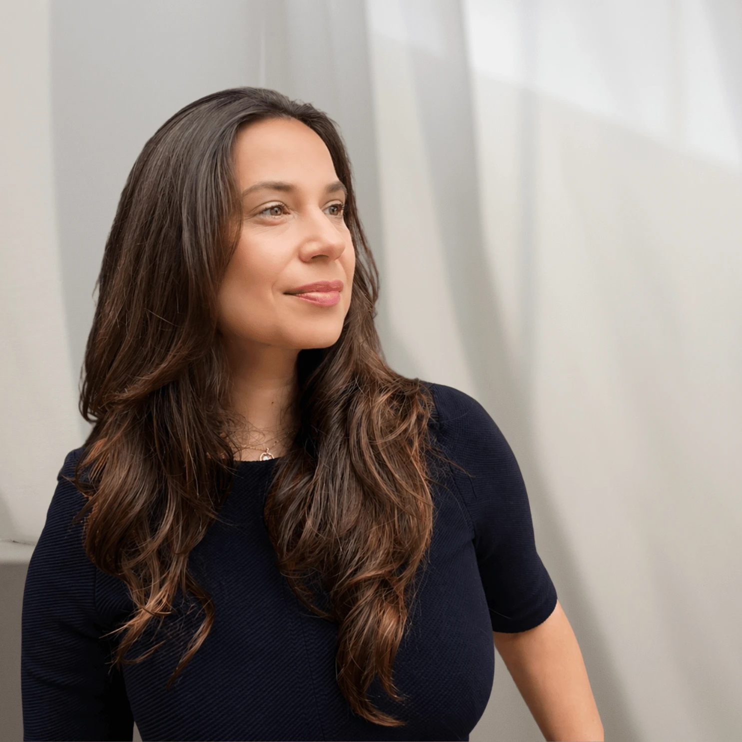 Portrait of Fernanda, founder of Essência Skin