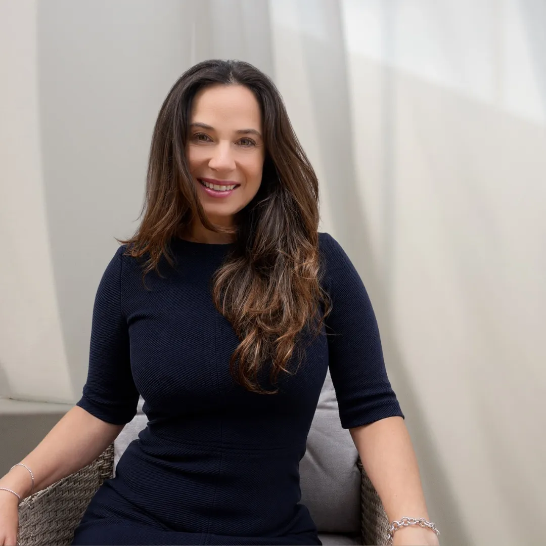 Portrait of Fernanda, founder of Essência Skin