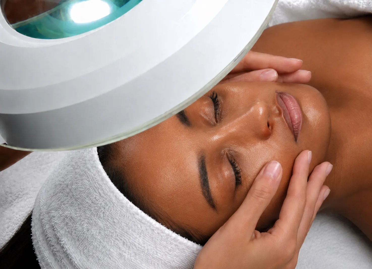 Photo representing the Skin Consultation treatment at Essência Skin